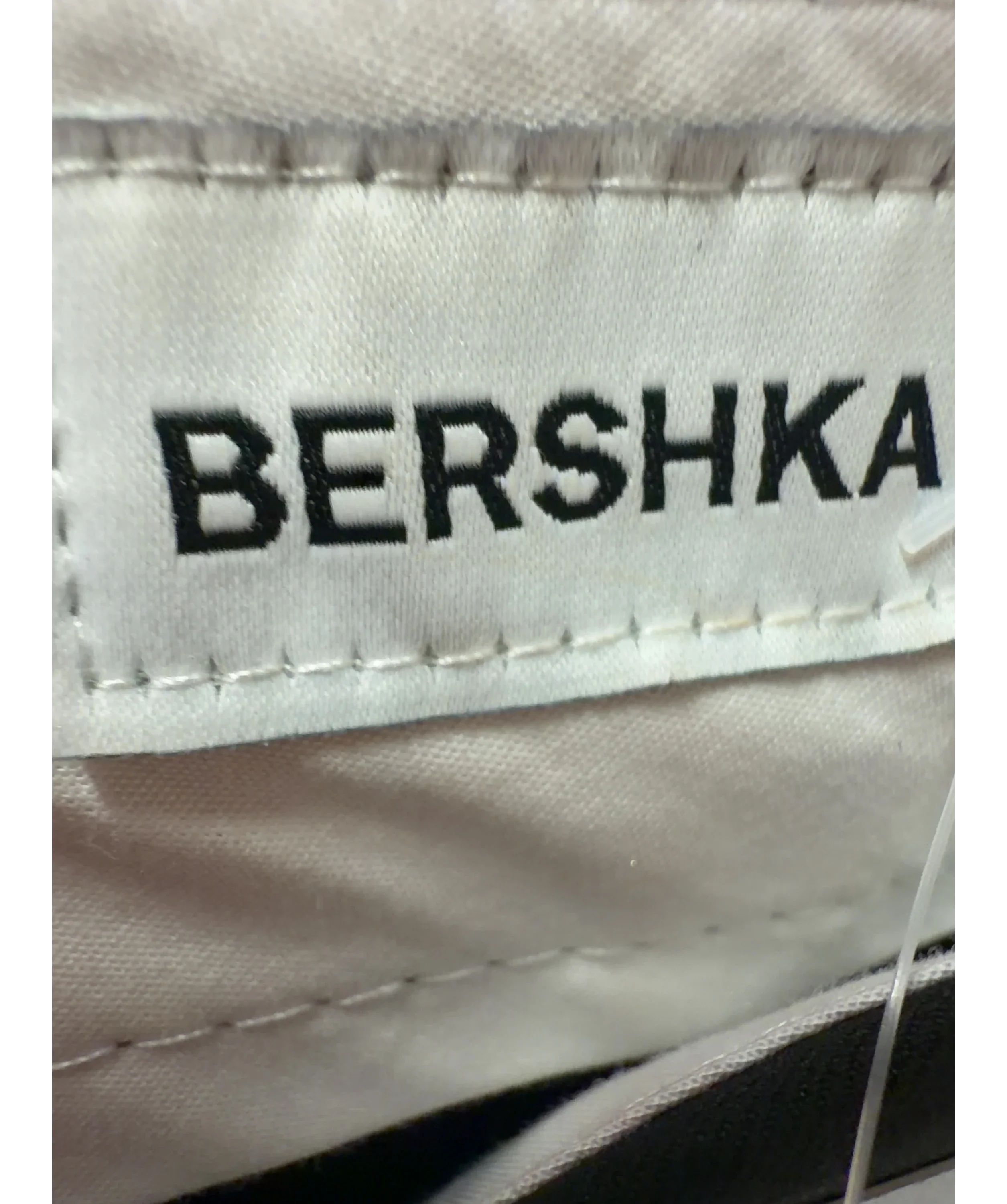 Bershka Black Tailored Fit Crossover Waist Trousers Black 36, size UK 8 — detail