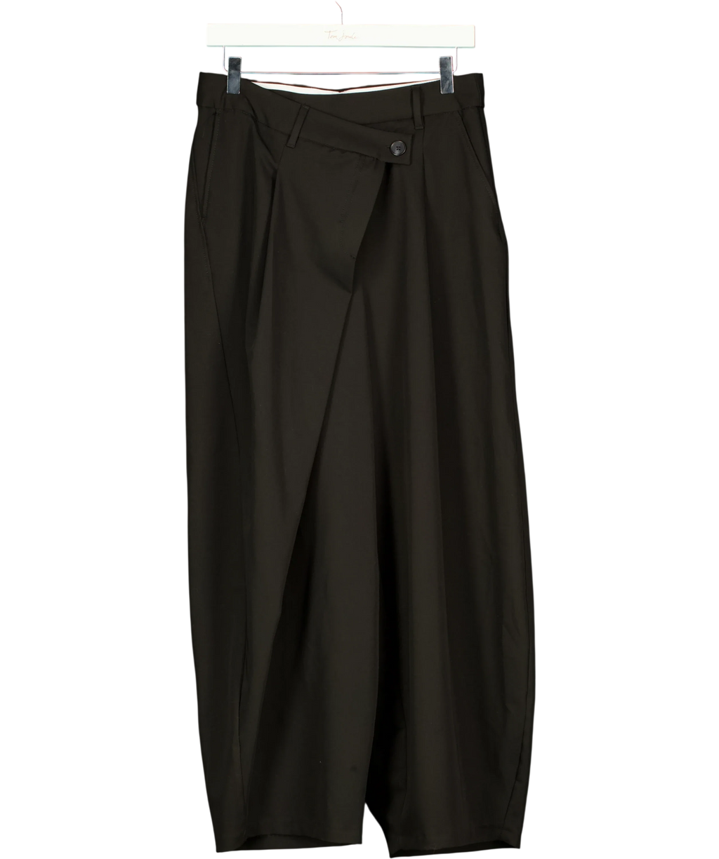 Bershka Black Tailored Fit Crossover Waist Trousers Black 36, size UK 8 — front