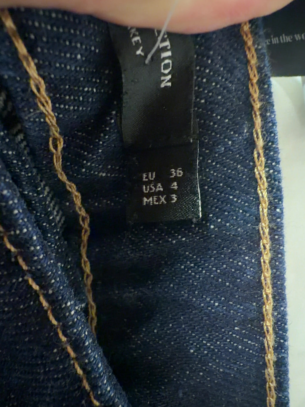 MANGO Blue Dark Wash Pleated Wide Leg Jeans, size UK 8 — care label