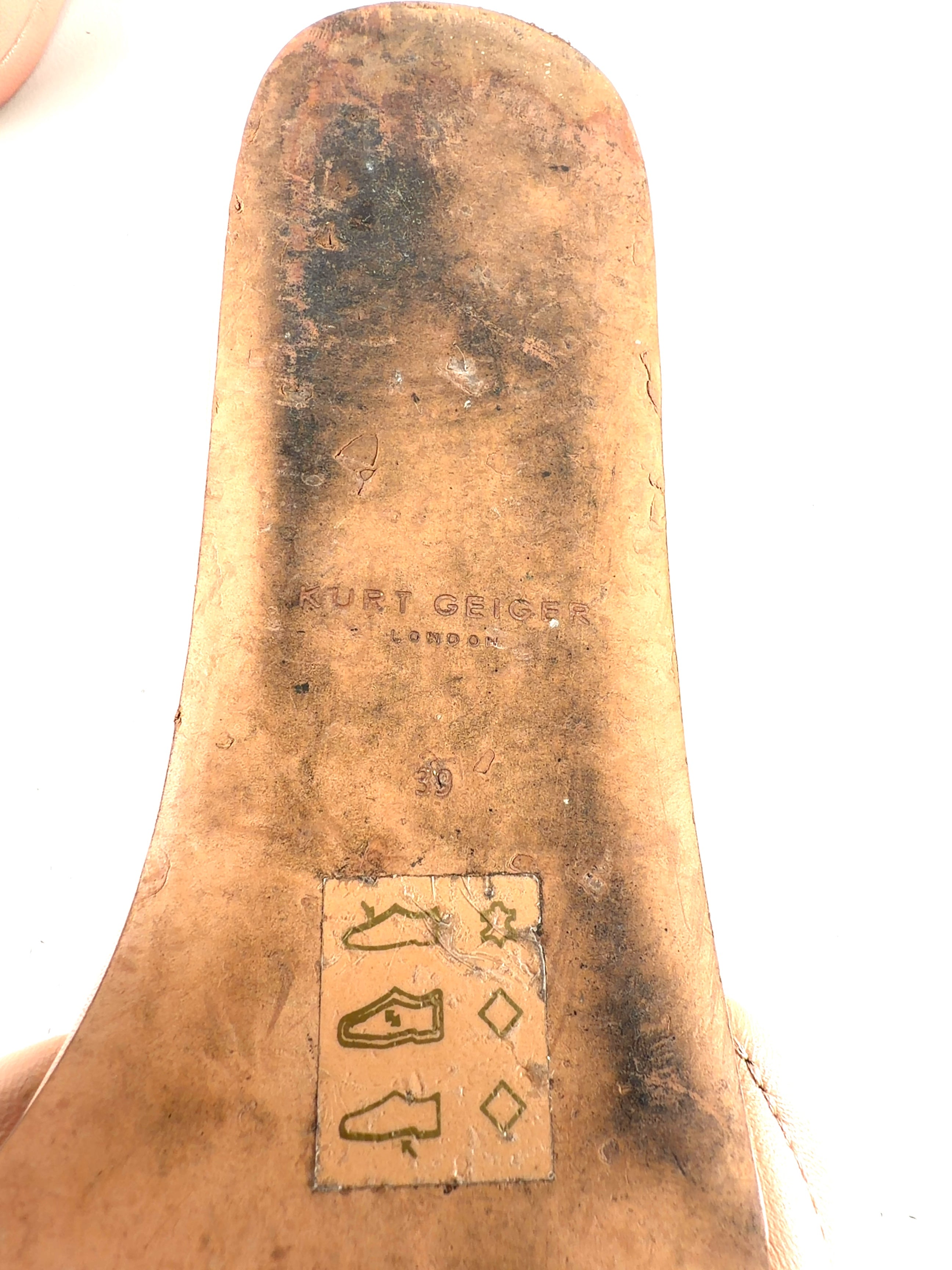 Kurt Geiger nude Kensington Flat Sandal, size UK 6 EU 39 👠 — fabric detail