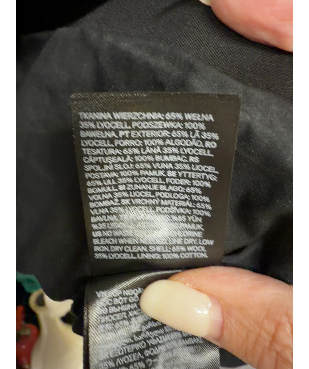 H&M Black Colour, size UK XS — label