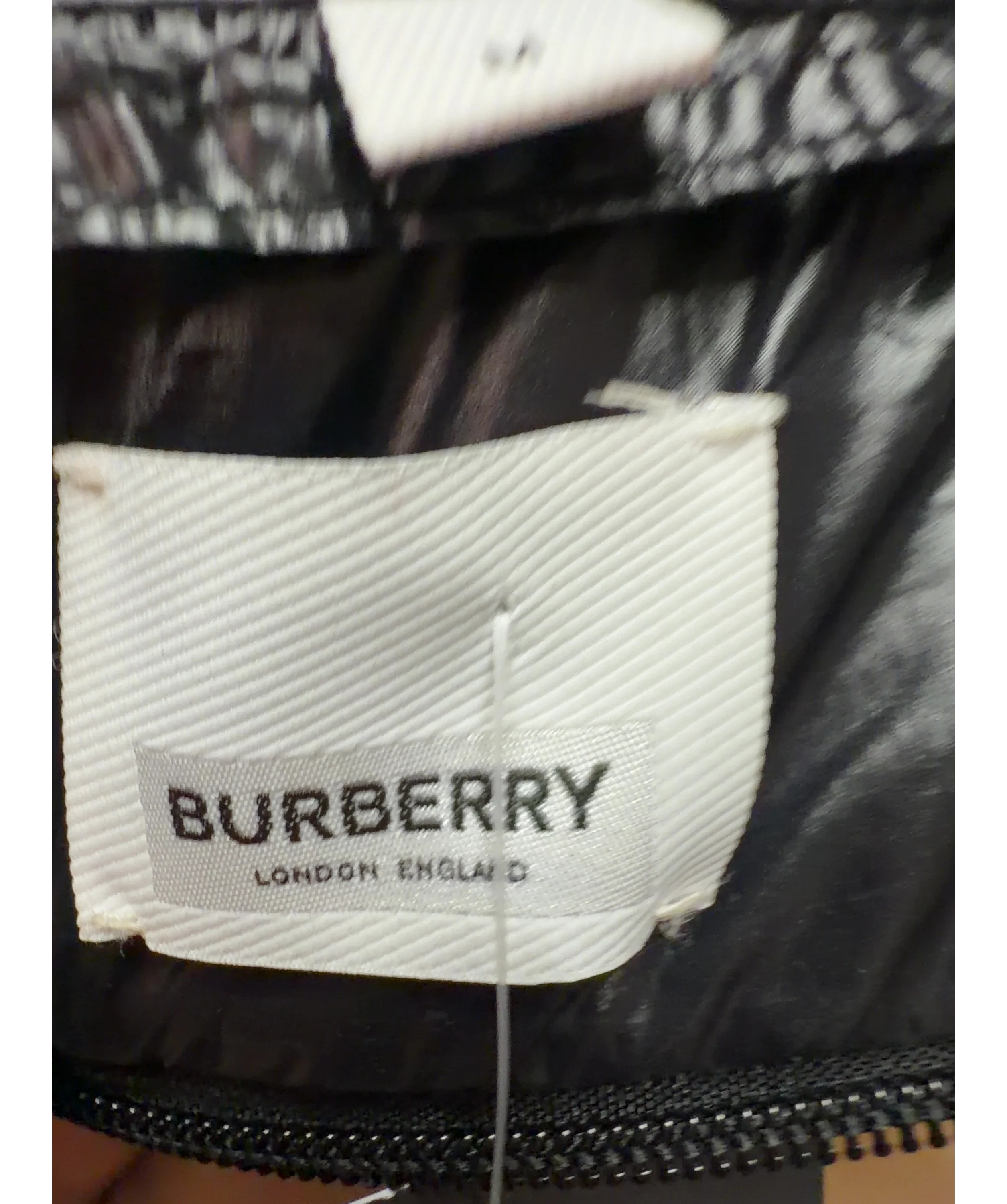 Burberry Black Colour, size UK M — care label