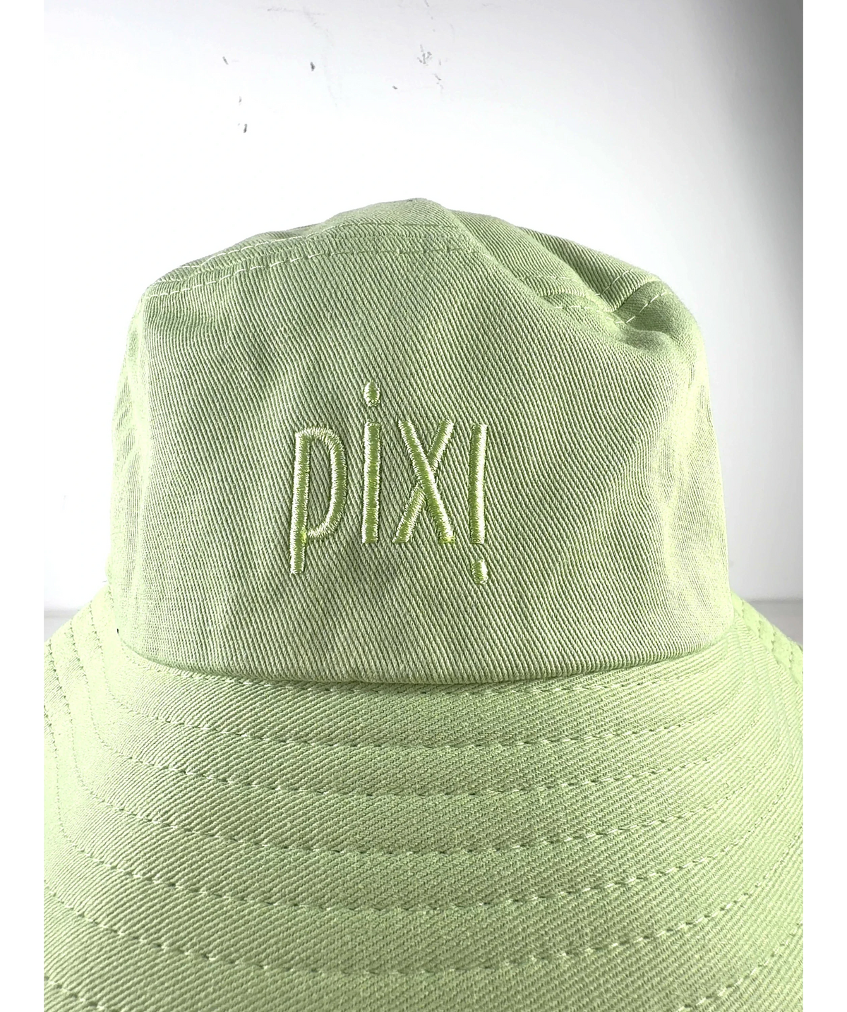 PIXI light green Colour — detail
