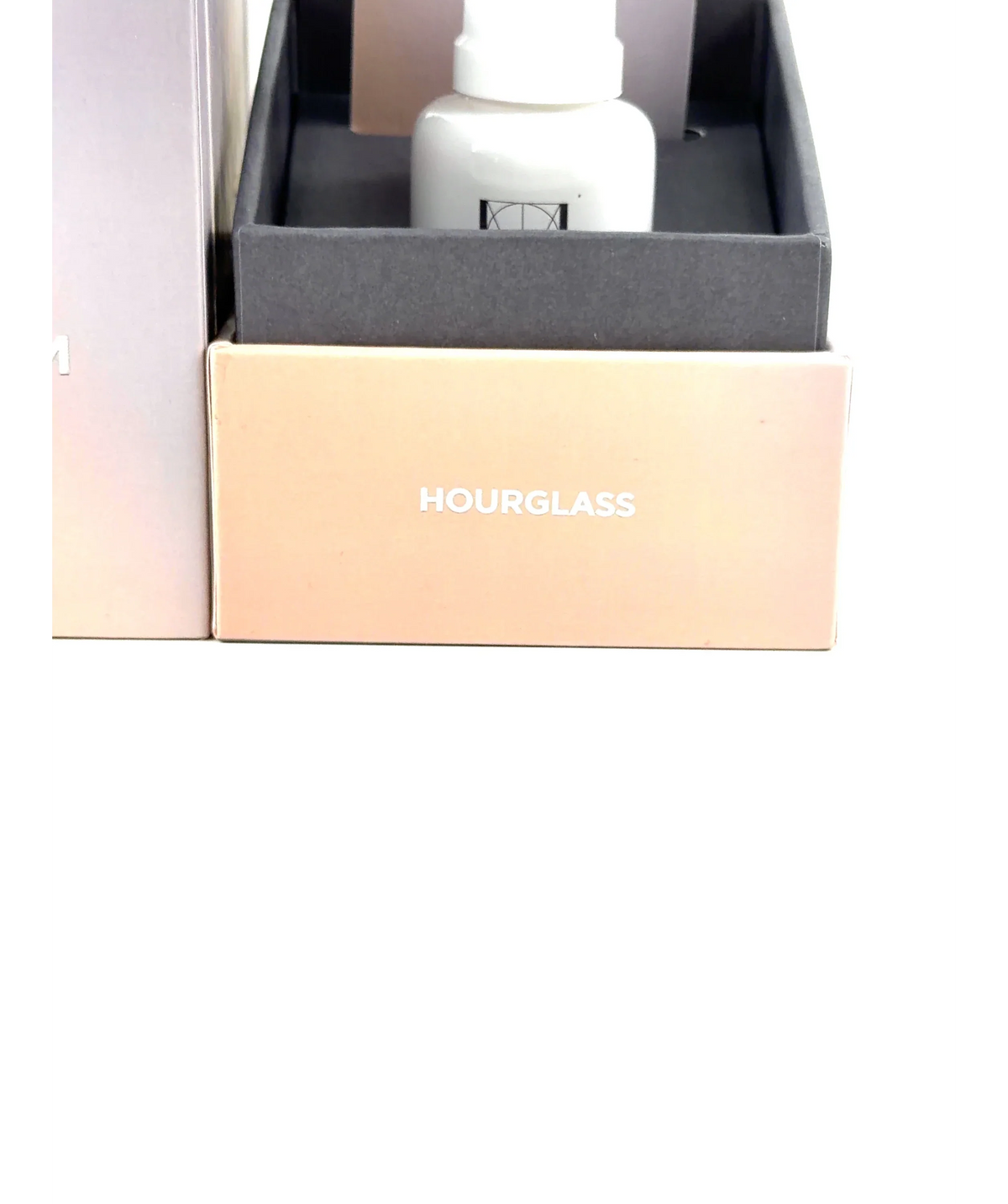 Hourglass Equilibrium Resurfacing Retinoid Treatment, size 30ml — label