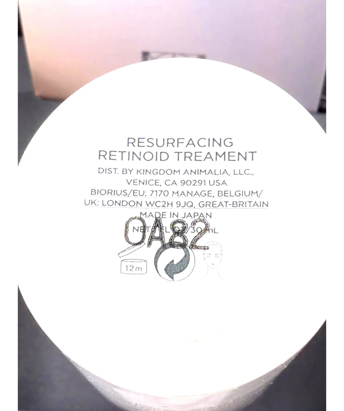 Hourglass Equilibrium Resurfacing Retinoid Treatment, size 30ml — fabric detail