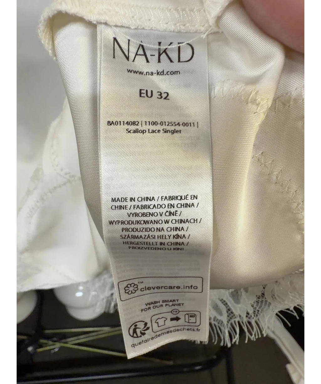 NA-KD White Scallop Lace Singlet, size UK 4 — care label