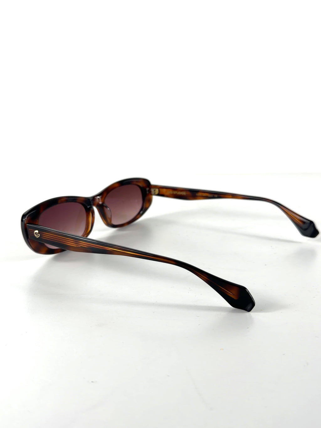 Gigi Studios tortoiseshell Piper — fabric detail