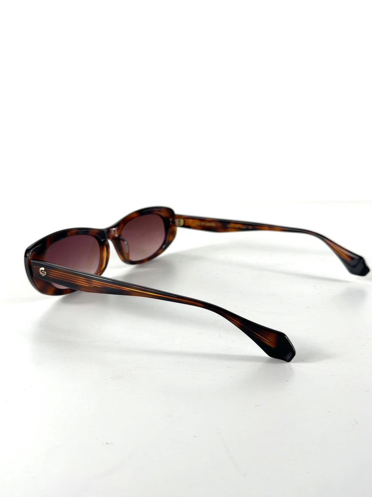 Gigi Studios tortoiseshell Piper — fabric detail