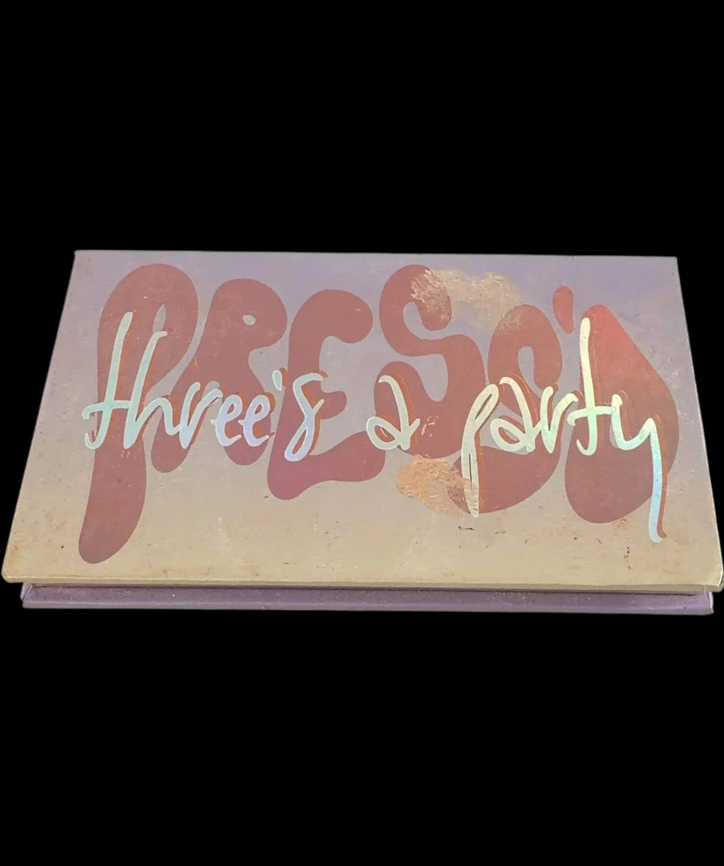 Made By Mitchell Hollipop Made By Mitchell Hollipop Three's A Party Blusher Palette, size 4.4g — fabric detail