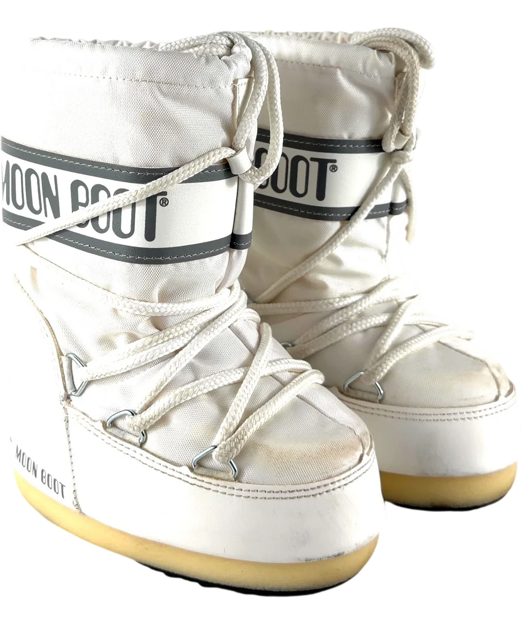Moon Boot White Colour, size UK 6 EU 23 👼 — front
