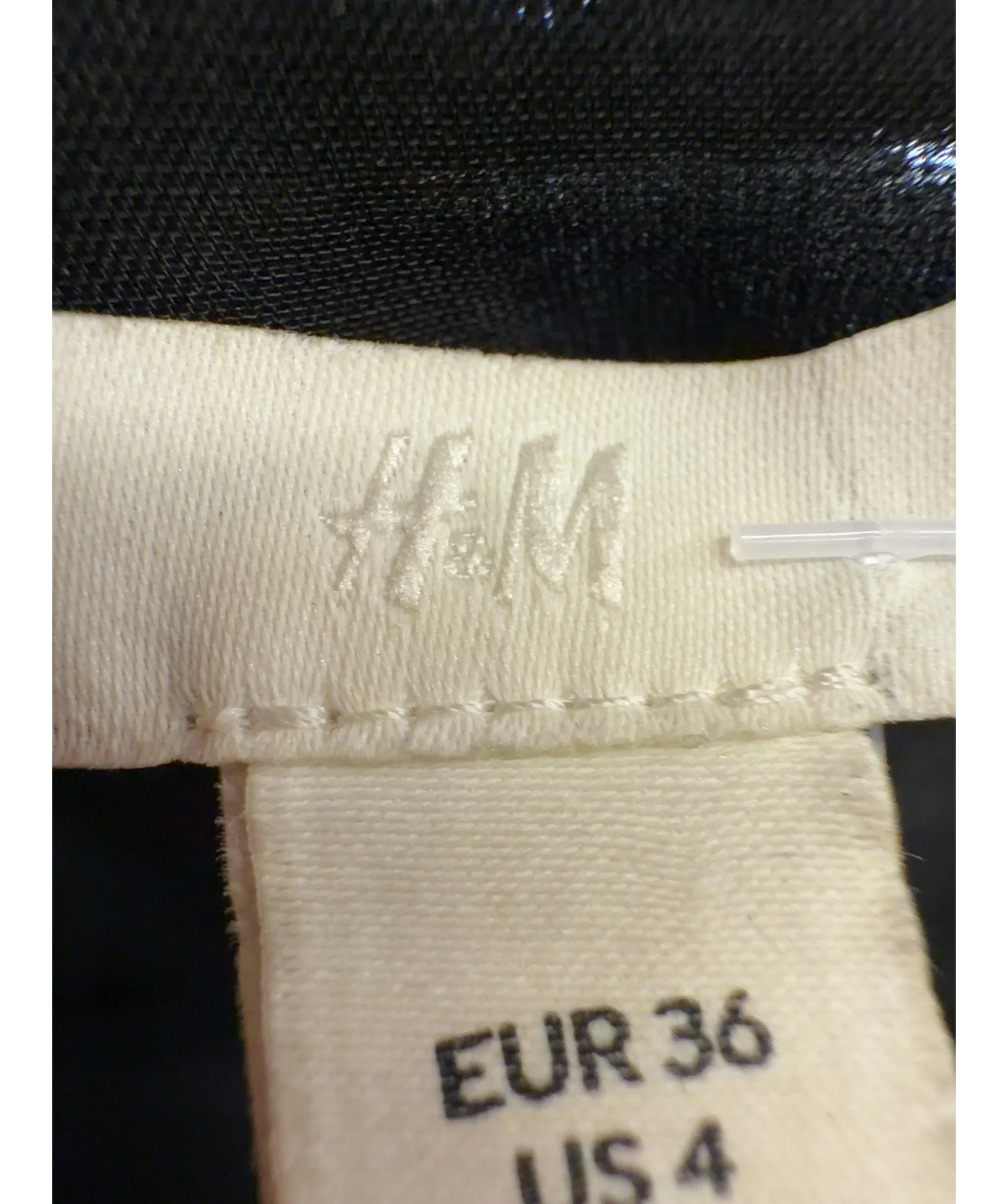 H&M Black Colour, size UK 8 — detail