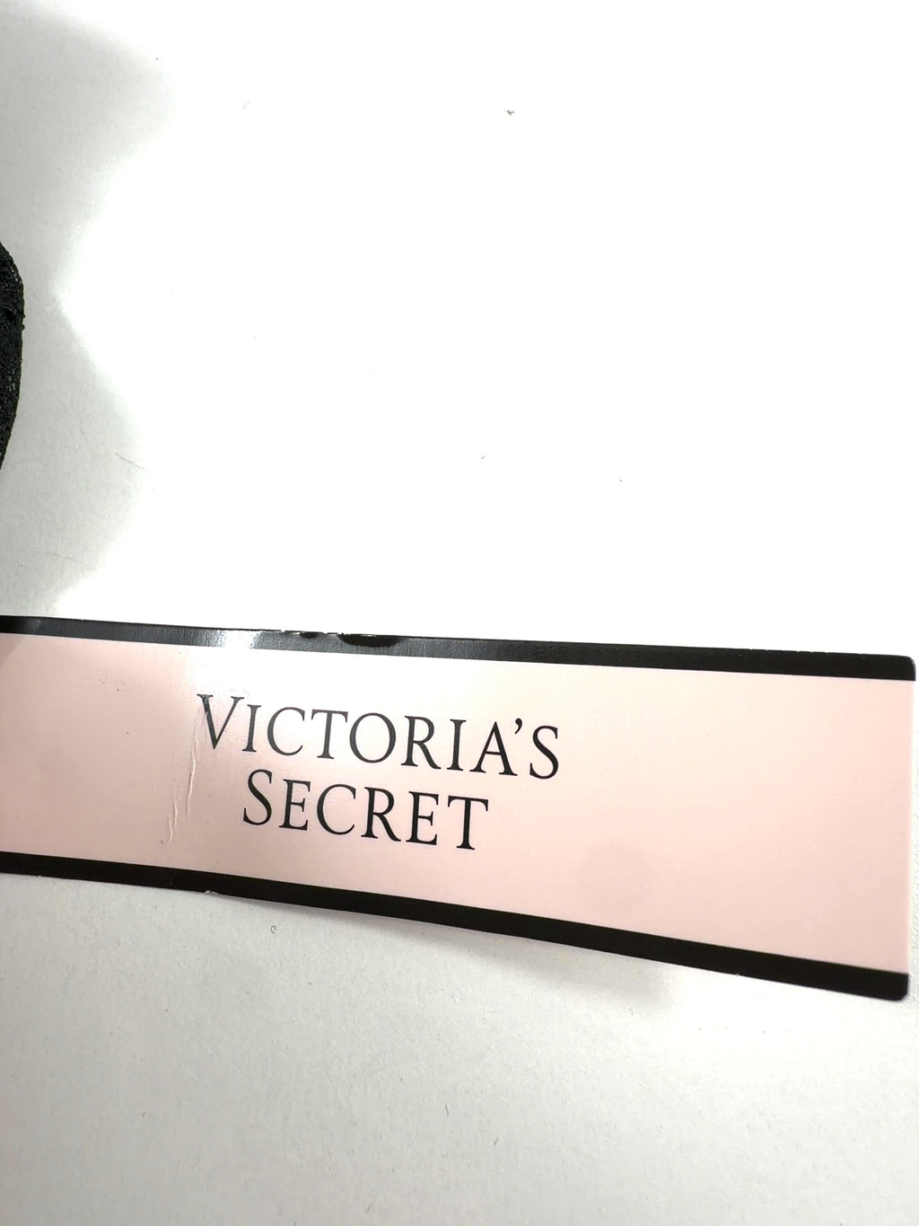 VICTORIA'S SECRET Black Colour, size UK 36DD — detail