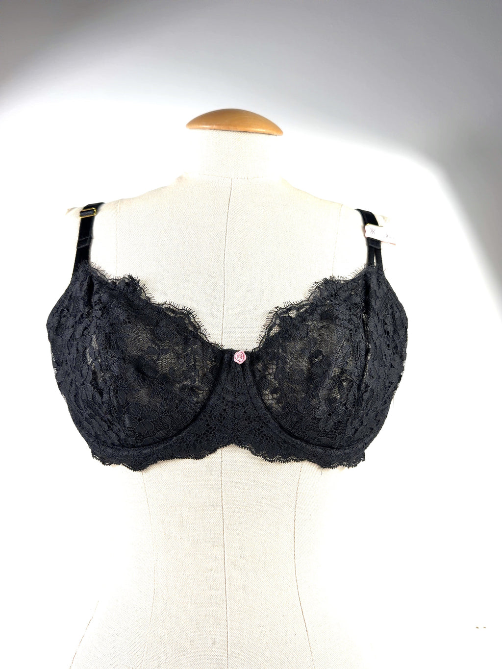 VICTORIA'S SECRET Black Unlined Balcony Lace Bra Black, size UK 36DD — front