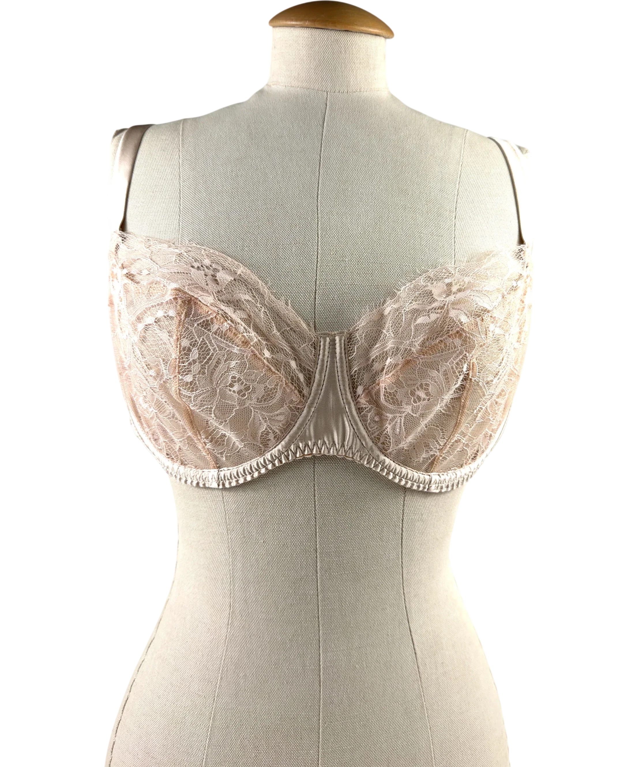 FLEUR OF ENGLAND Pink Fleur of England Signature Lace Balcony Bra Blush Pink UK 36DD, size UK 36DD — front