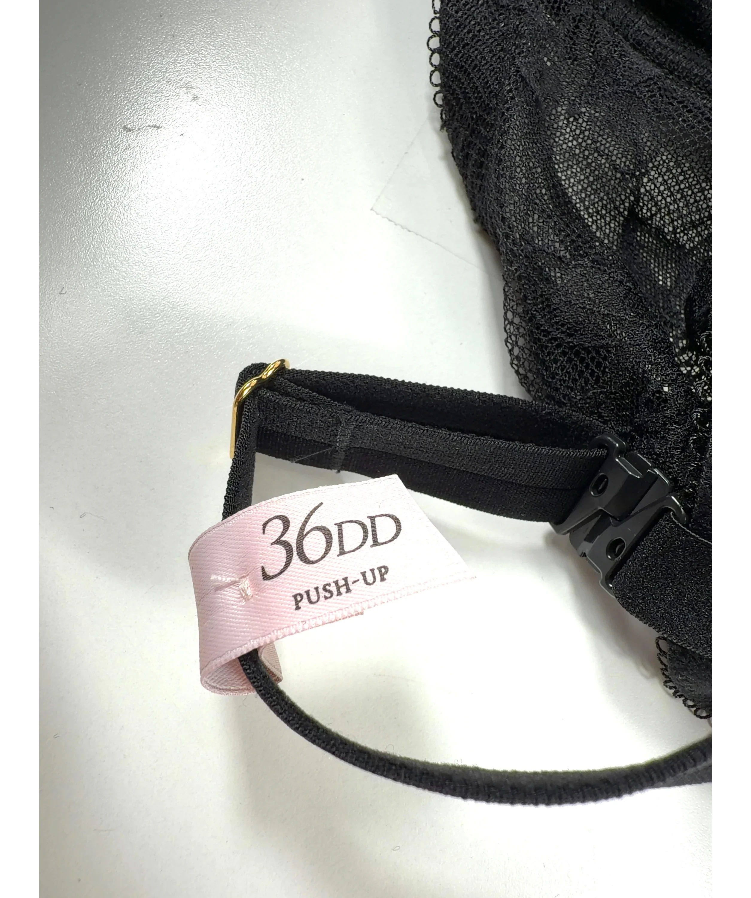 VICTORIA'S SECRET Black Push-Up Lace Bra, size UK 36DD — label