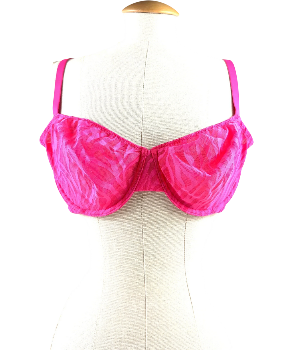 SAVAGE X FENTY Pink Untamed Lavish Lace Unlined Low-cut Balconette Bra, size UK 36DD — front