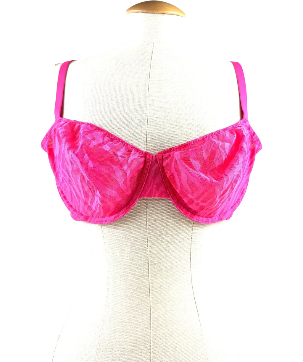 SAVAGE X FENTY Pink Untamed Lavish Lace Unlined Low-cut Balconette Bra, size UK 36DD — front