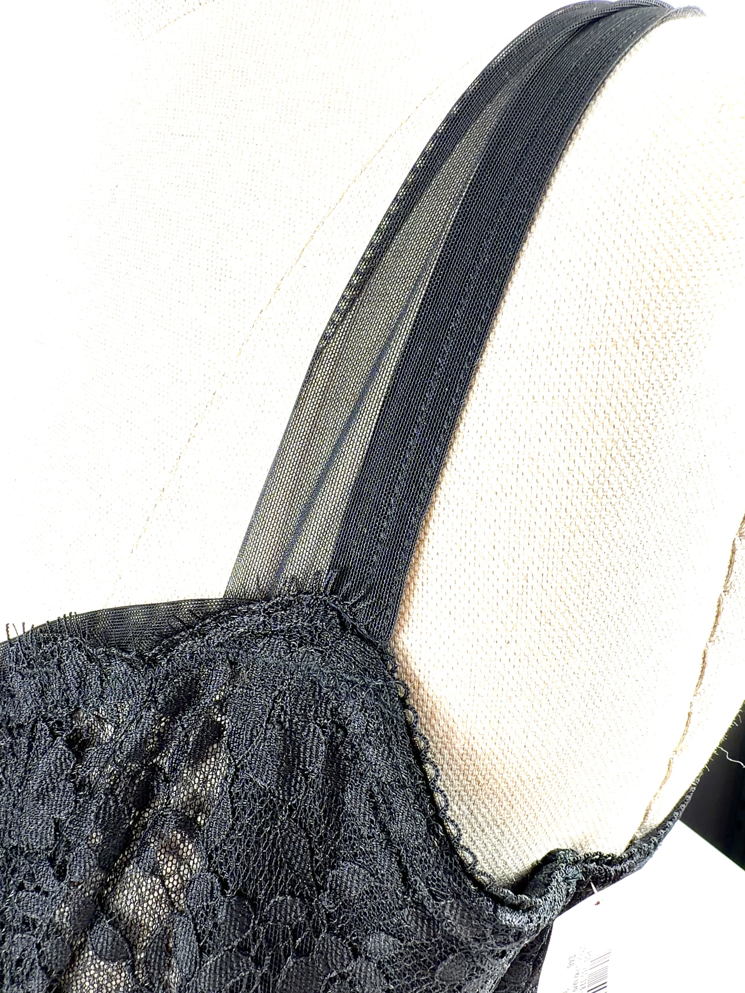 VICTORIA'S SECRET Black Black Lace Underwire Bra Black, size UK 36DD — care label