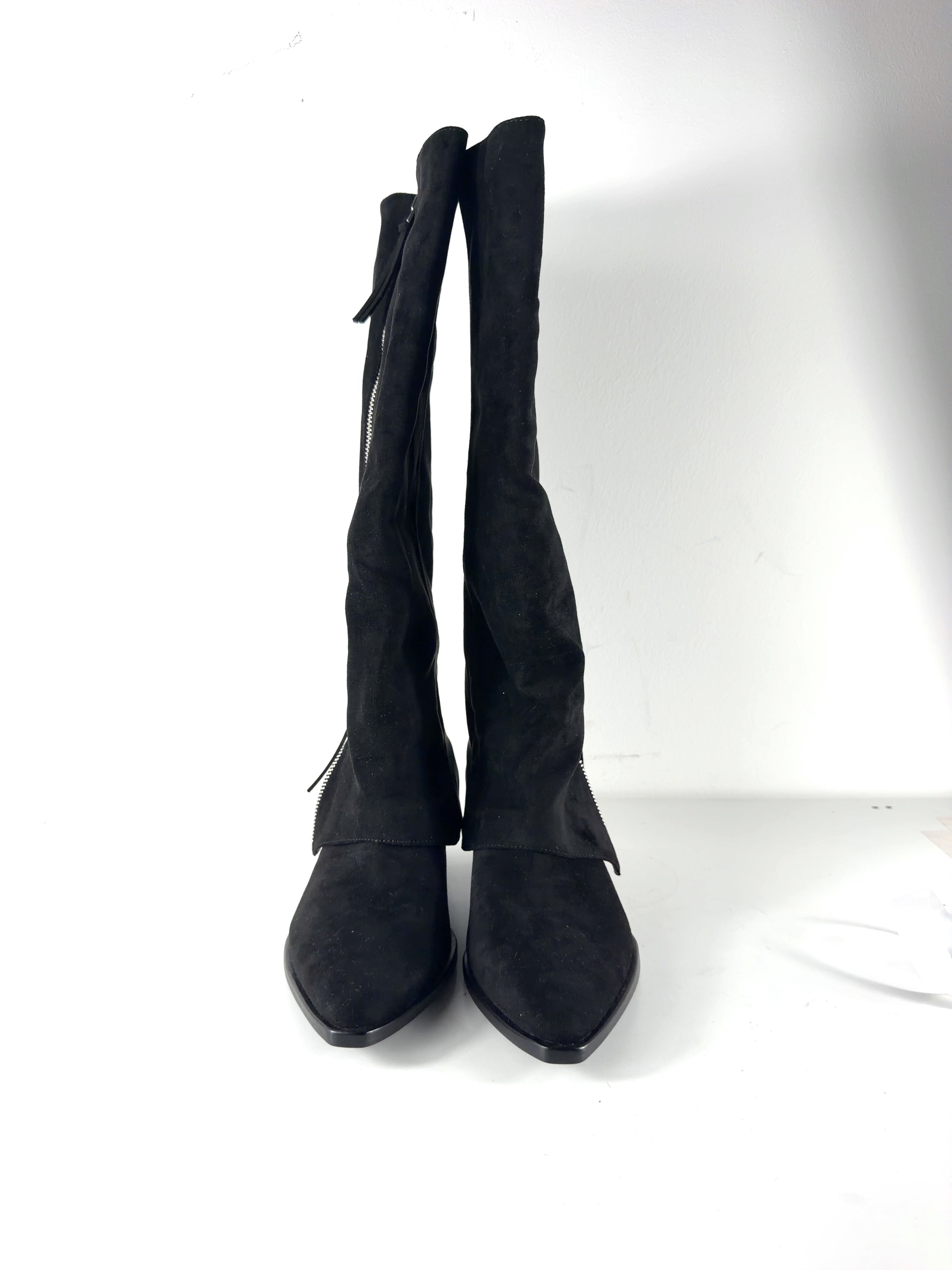 Charles & Keith Black faux-suede slouchy knee-high boots, size UK 5 EU 38 👠 — detail