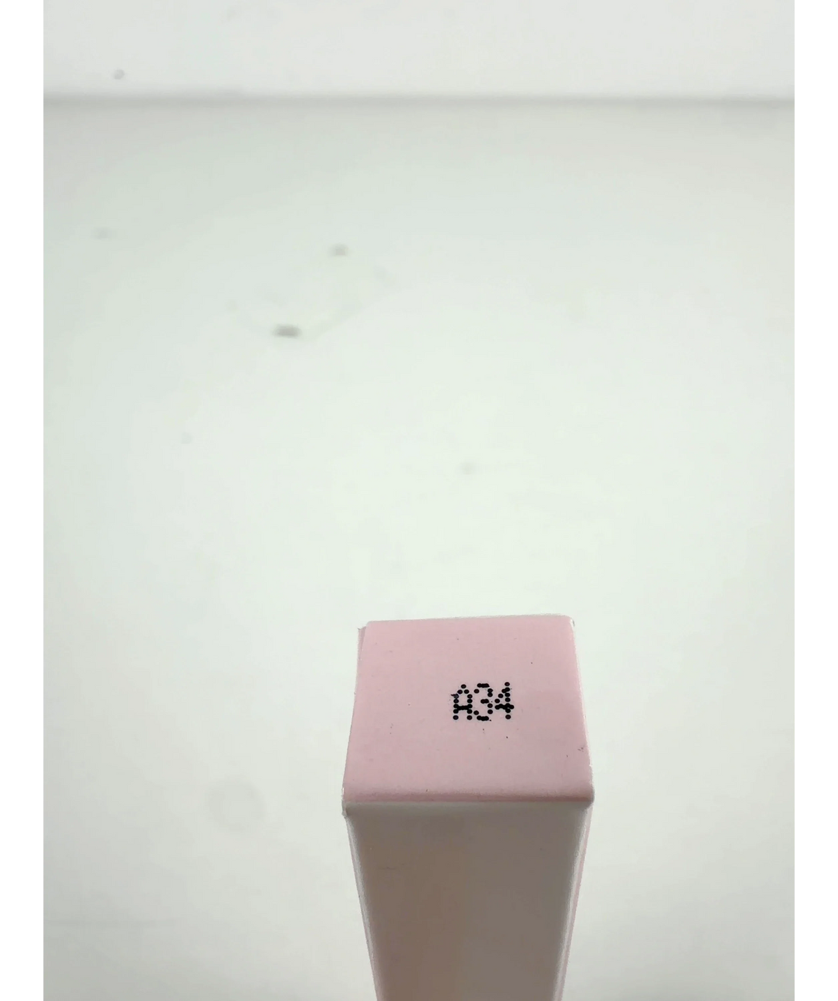 Glossier Lip Line Enhancing Pencil Hold 1.2g — Batch number or expiry date