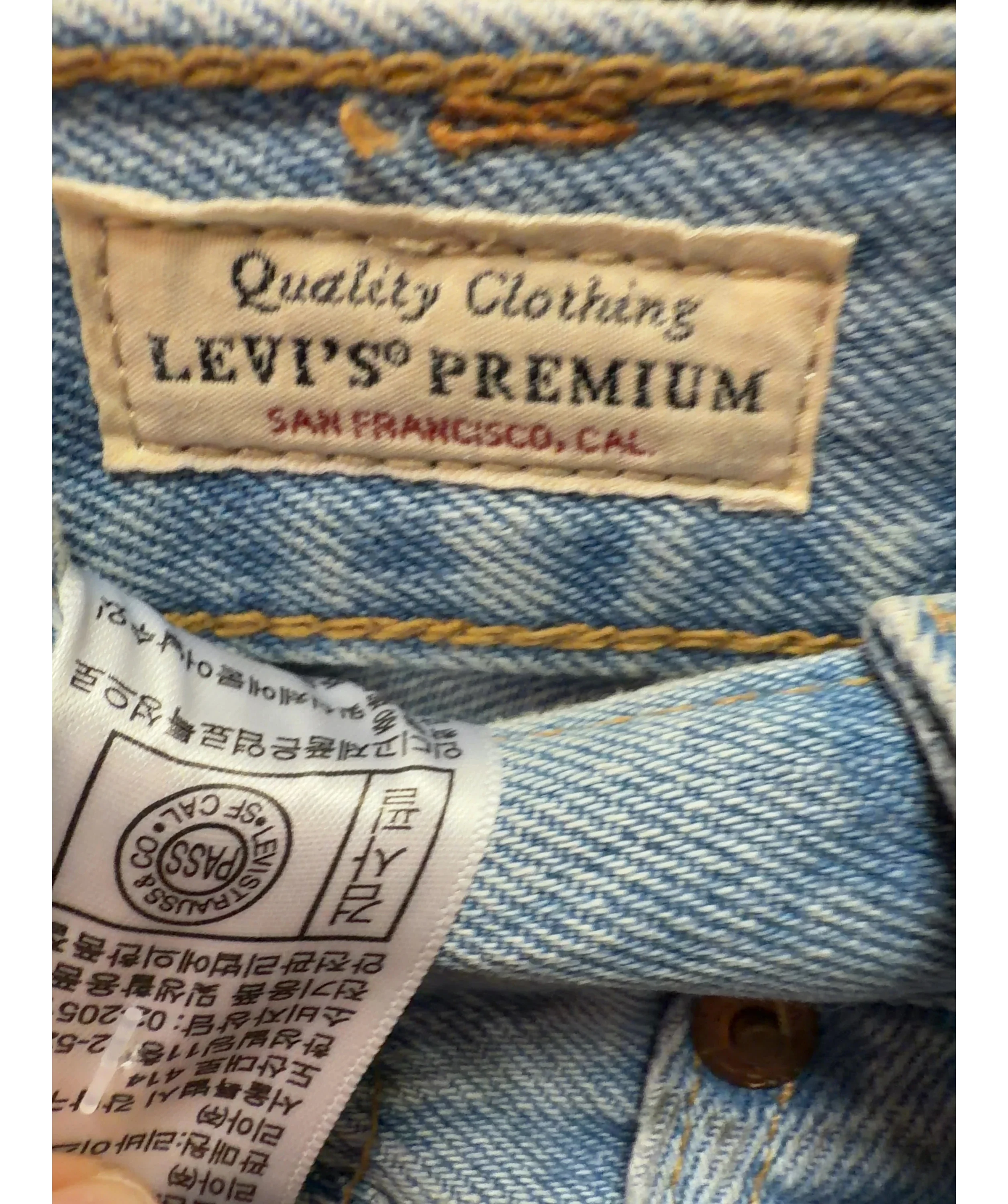 levis Blue 501 Original High Rise Denim Shorts Luxor Heat Blue W26, size W26 — detail