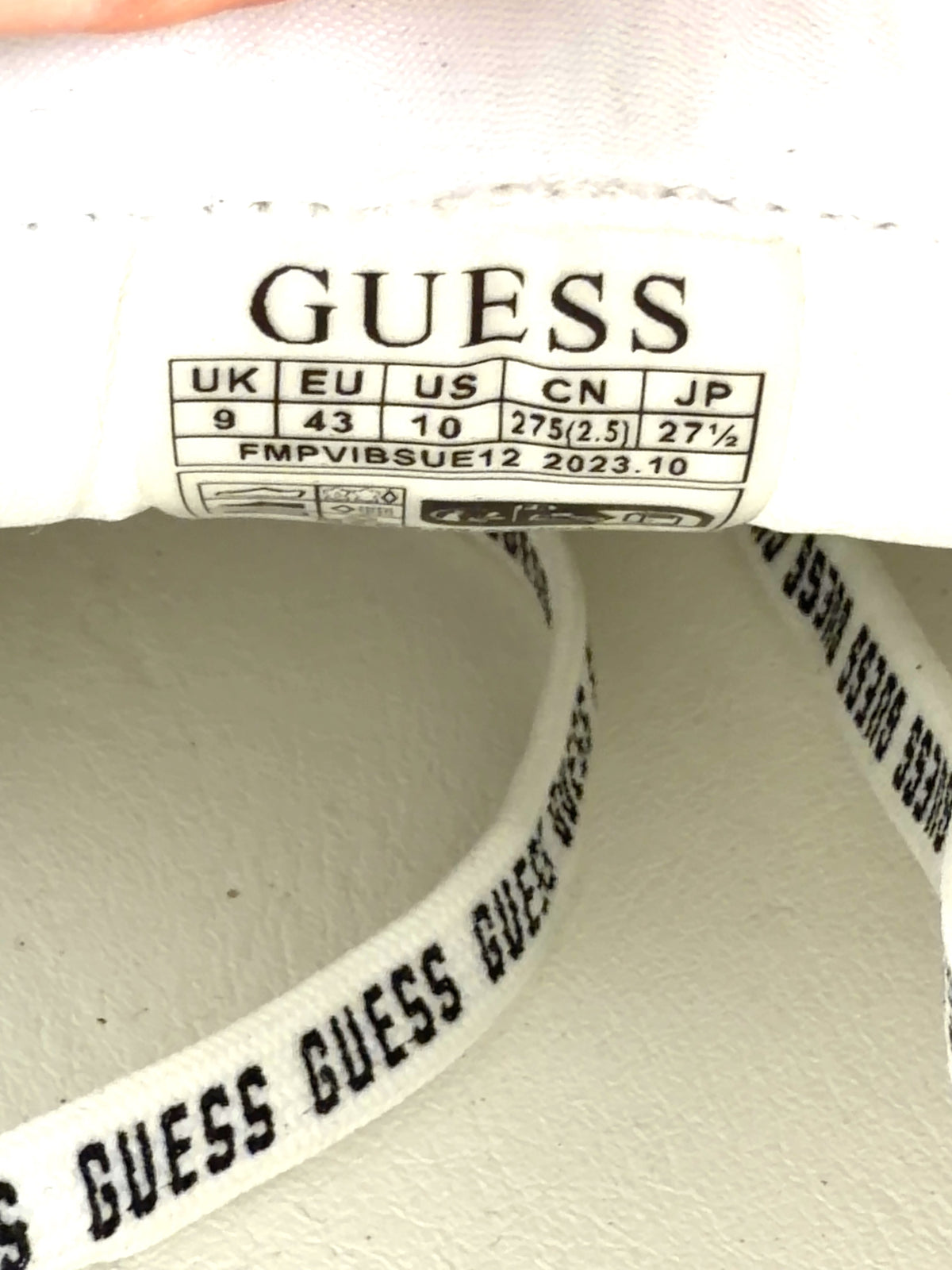 Guess White Elba Sneakers with Branded Laces, size UK 9 EU 43 👞 — fabric detail