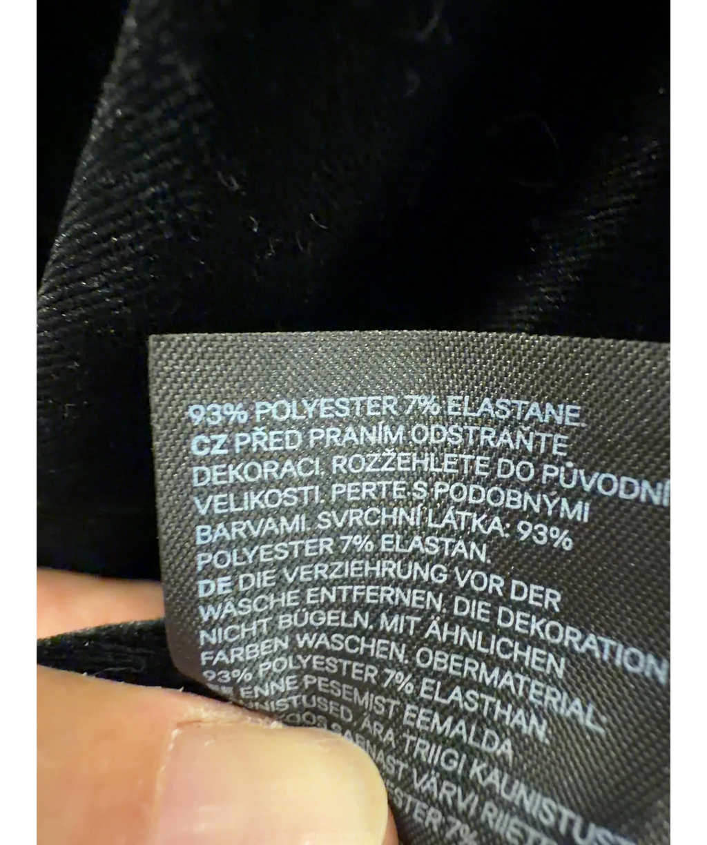 H&M Black Colour, size UK M — label