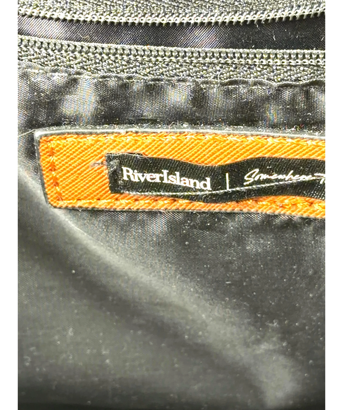 River Island Black Colour — label