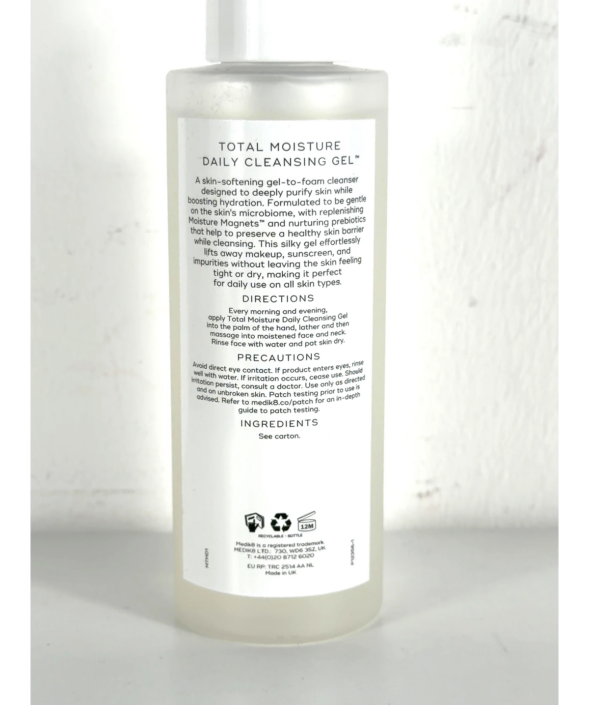 medik8 TOTAL MOISTURE DAILY CLEANSING GEL, size 145ml — fabric detail