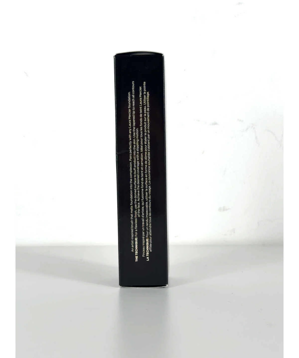 Laura Mercier REAL FLAWLESS FOUNDATION BRUSH — detail