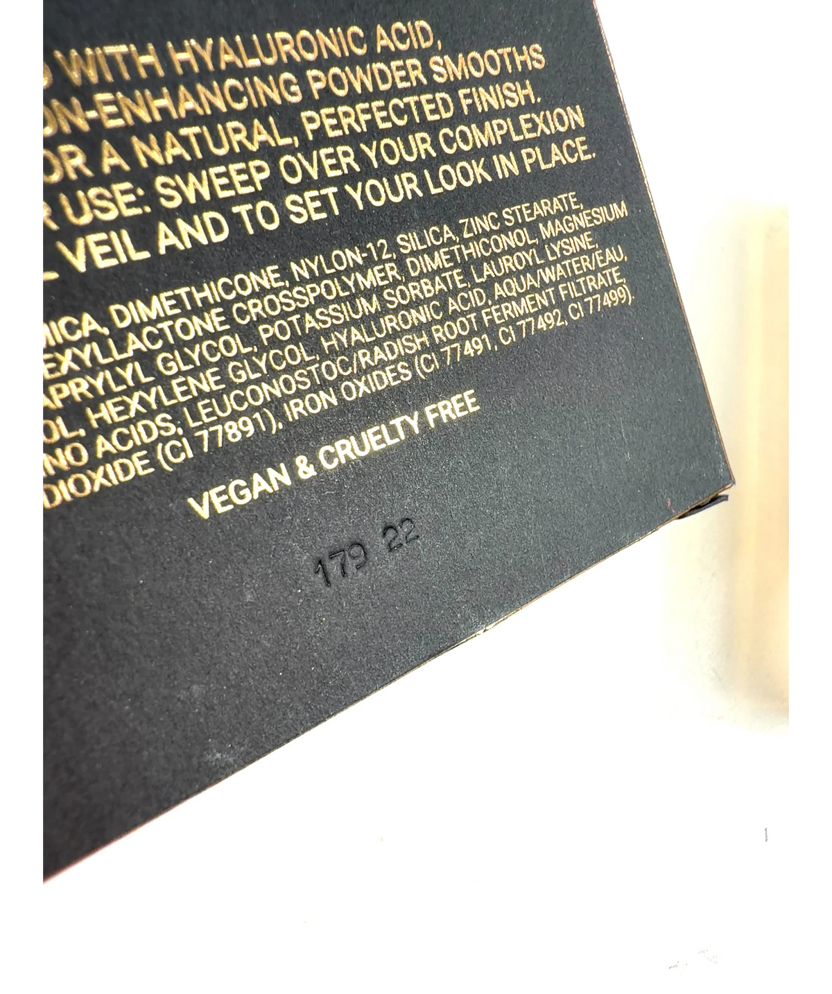Vieve MEDIUM Modern Powder Perfector, size 8.0g — detail