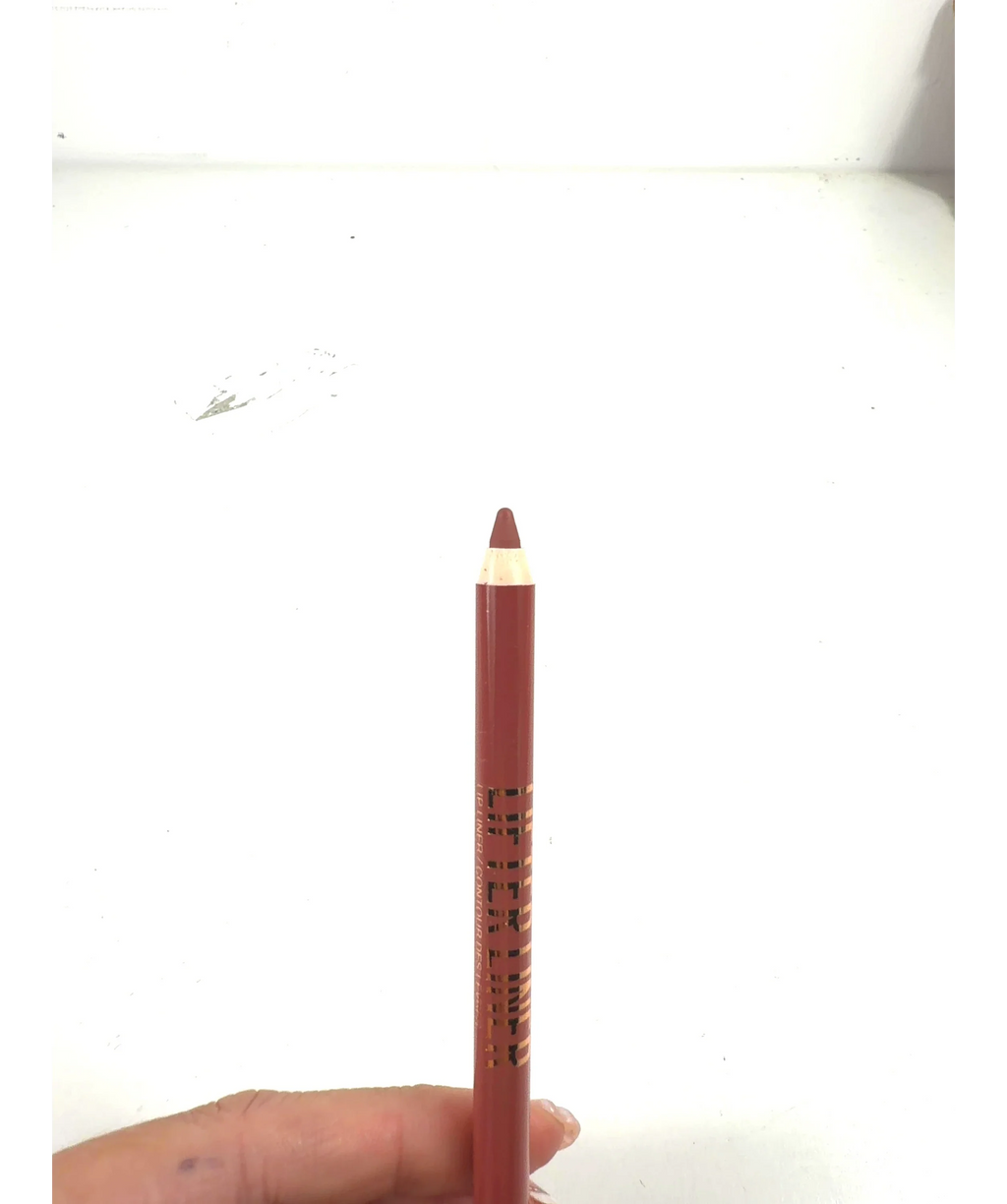Maybelline 18 MAYBE IT'S Lifter Liner Lip Liner with Hyaluronic Acid, size 1 — detail