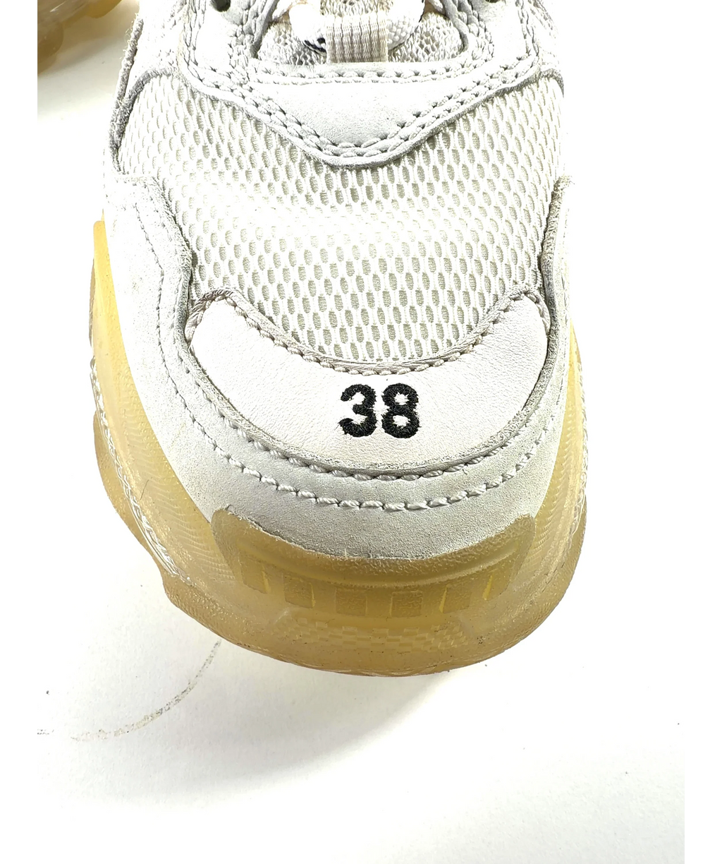 Balenciaga White Colour, size UK 5 EU 38 👠 — fabric detail