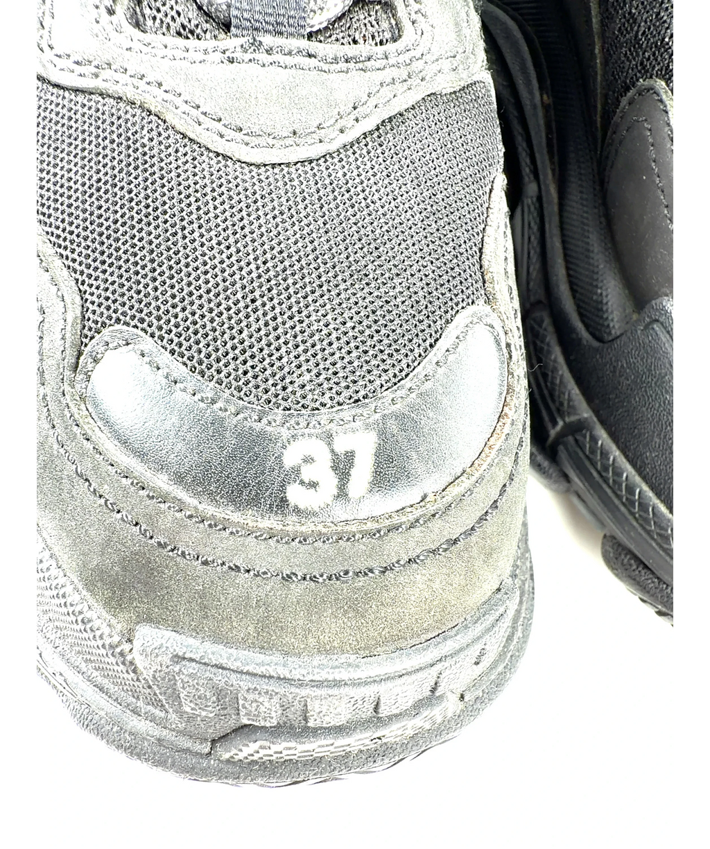Balenciaga Black Colour, size UK 4 EU 37 👠 — fabric detail