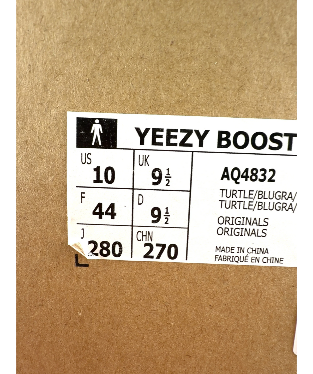 adidas White Yeezy Boost 350 v2 "Triple White" sneakers, size UK 9 EU 42 👠 — fabric detail