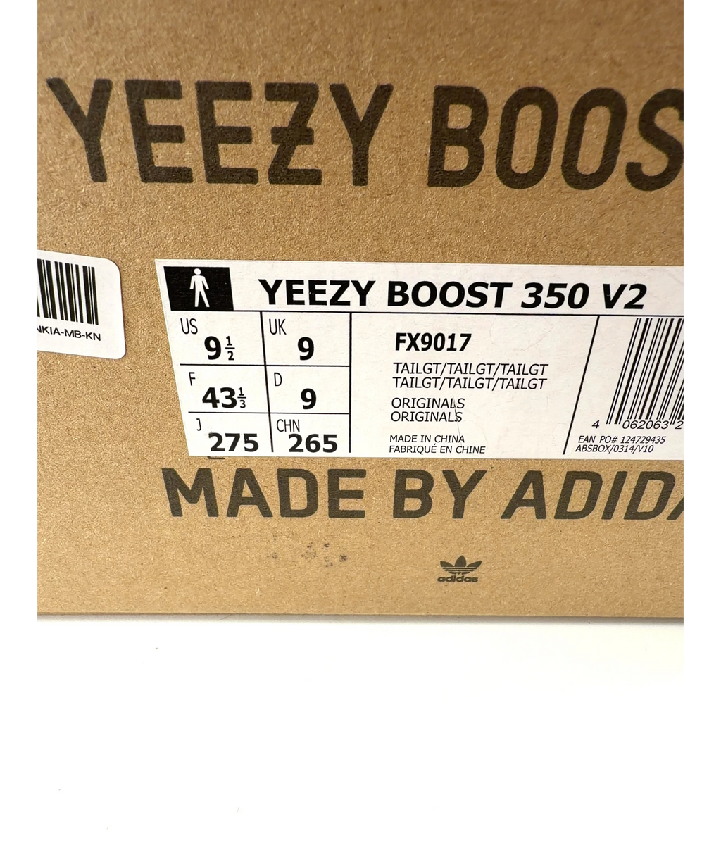 adidas Grey Yeezy Boost 350 V2 Tail LighT GREY TRAINERS, size UK 9 EU 42 👠 — fabric detail