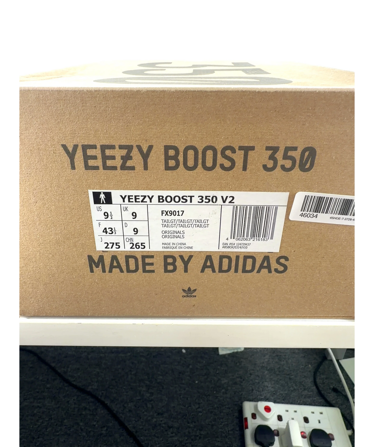 adidas Grey Yeezy Boost 350 V2 Tail Light GREY TRAINERS, size UK 9 EU 42 👠 — care label