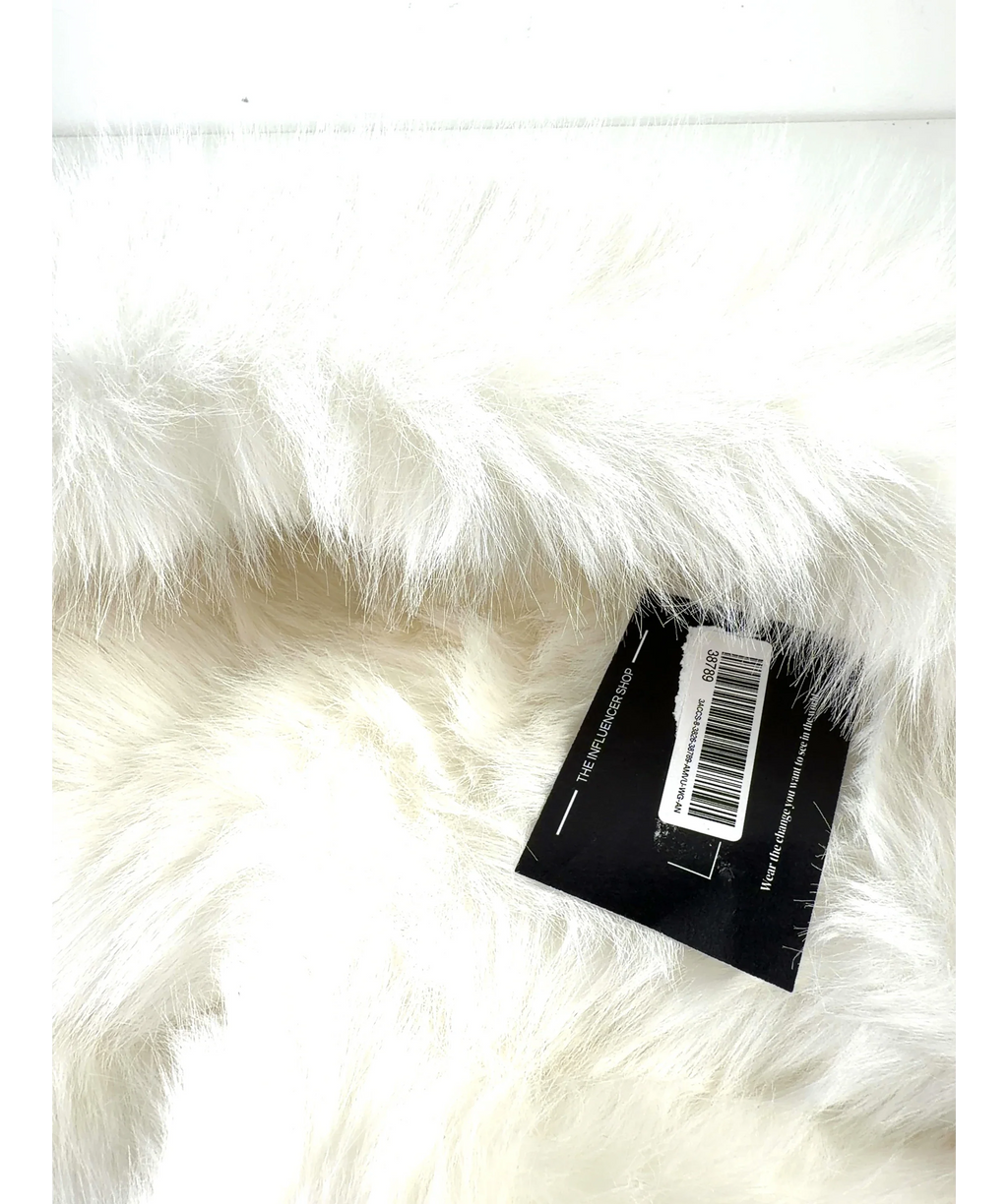 The Influencer Shop White Colour, size UK XXXL — label