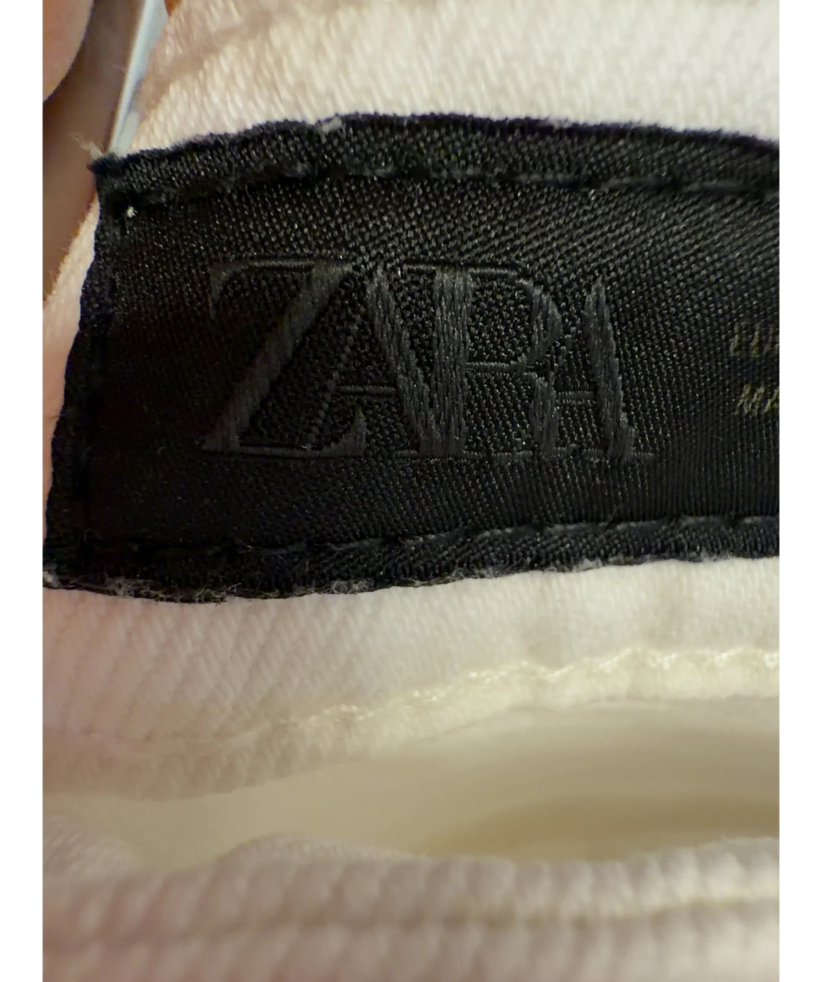 ZARA White Z1975 High-Waist Straight Jeans, size UK 6 — detail