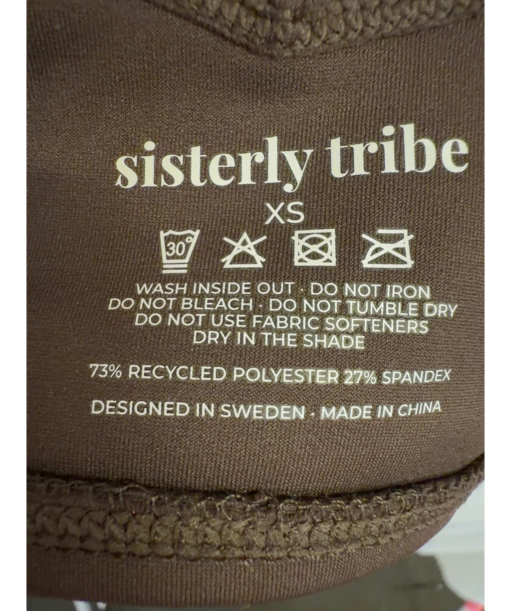 SISTERLY TRIBE Brown activewear crop top, size UK XS — label