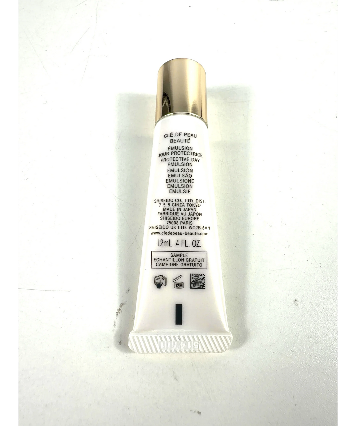 Clé de Peau Beauté Protective Day Emulsion, size 12ml — detail