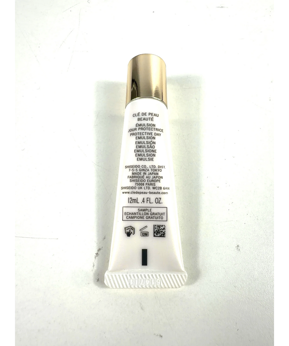 Clé de Peau Beauté Protective Day Emulsion, size 12ml — fabric detail