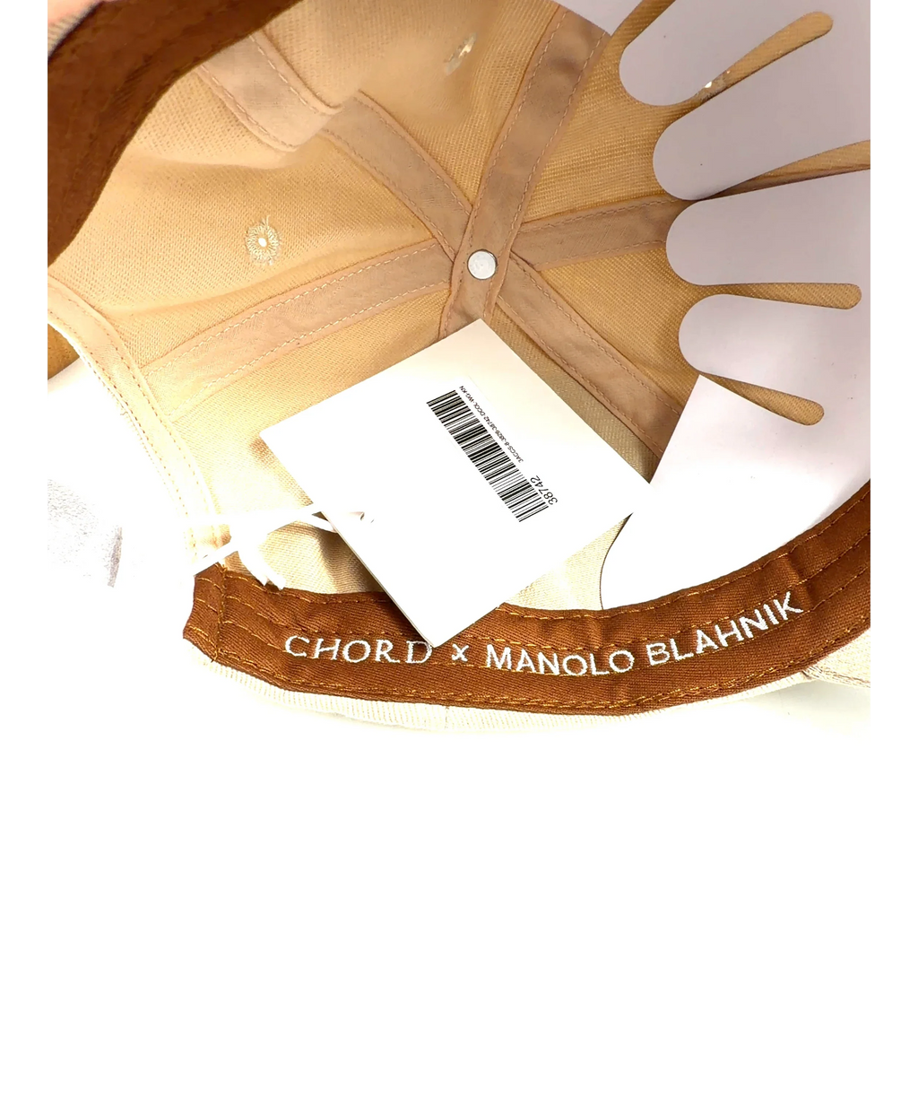 CHORD X MANOLO BLAHNIK Beige Beige Baseball Cap — label
