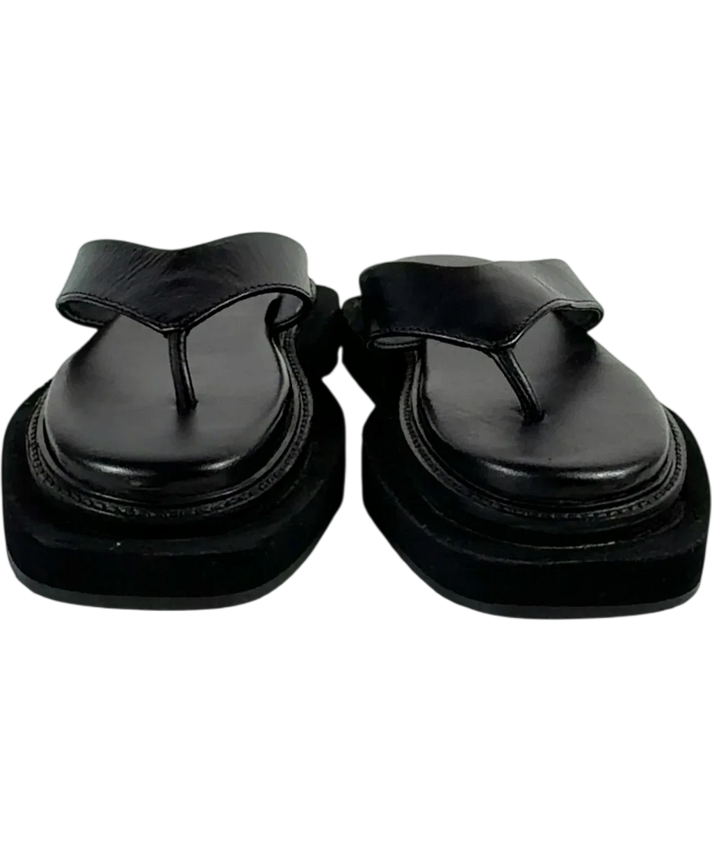 WALK London Black Berlin Toe Post, size UK 4 EU 37 👠 — detail