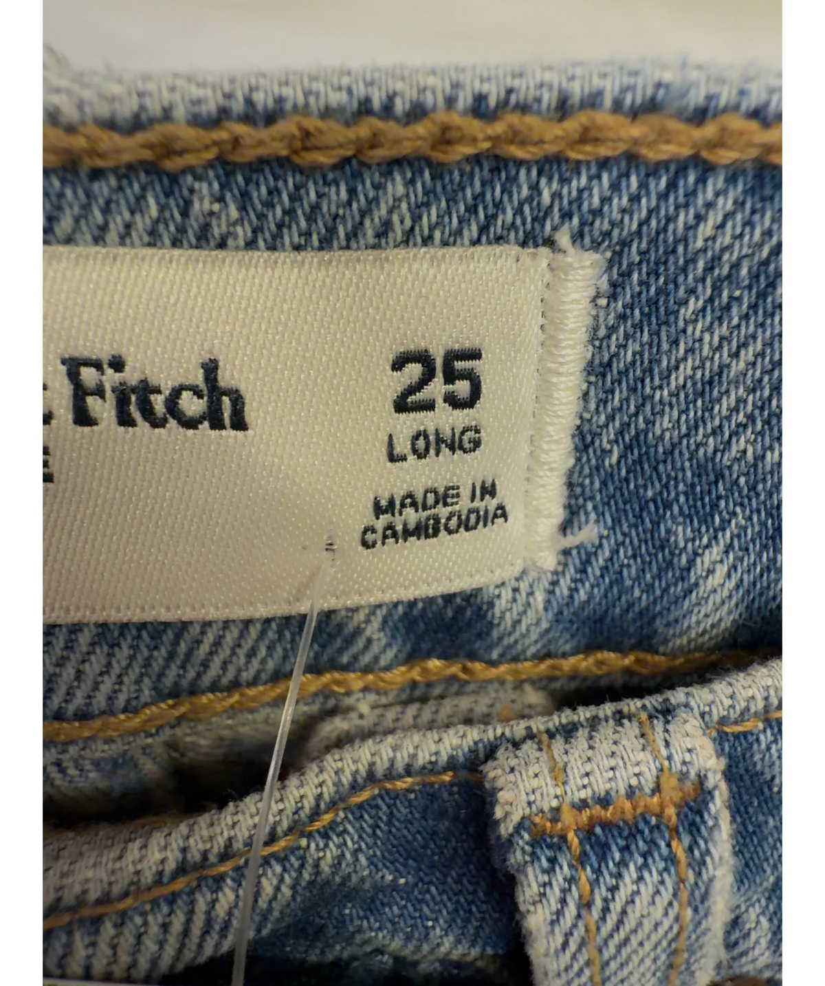 ABERCROMBIE & FITCH Blue High Rise Barrel Jean, size W25 — care label