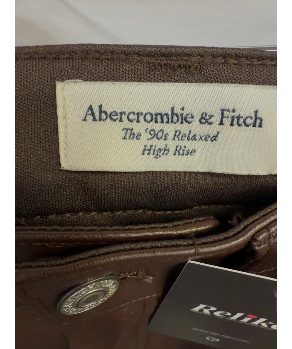ABERCROMBIE & FITCH Brown High Rise '90s Relaxed Vegan Leather Pant, size W25 — detail