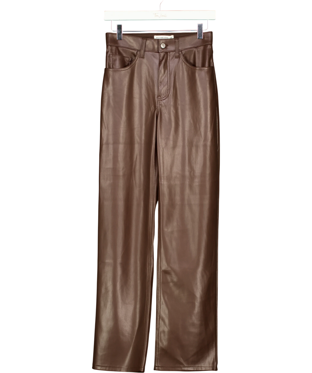 ABERCROMBIE & FITCH Brown High Rise '90s Relaxed Vegan Leather Pant, size W25 — front