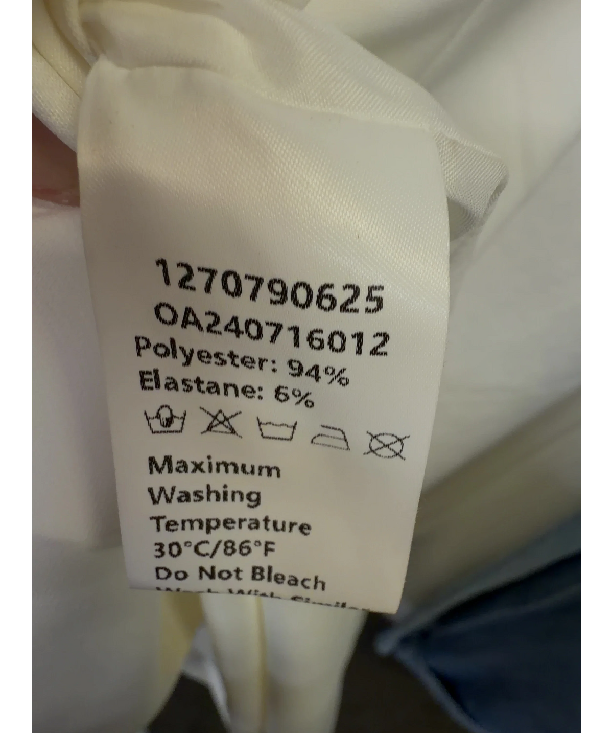 Commense White Colour, size UK XS — label