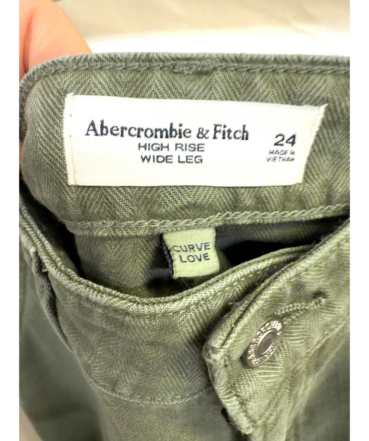 ABERCROMBIE & FITCH olive green Curve Love High Rise Wide Leg Trouser, size W24 — care label
