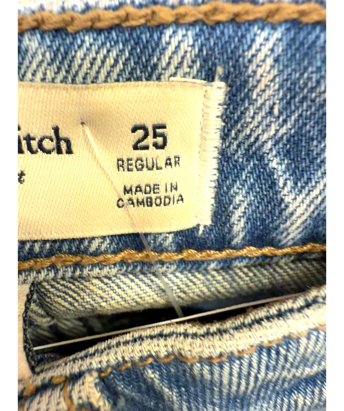 ABERCROMBIE & FITCH light blue The Vintage Straight High Rise, size W25 — care label